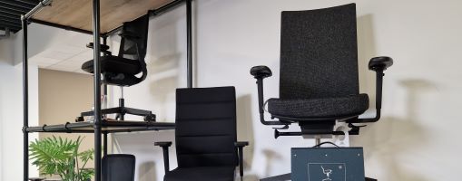 Yaheetech Bureaustoel, ergonomisch, in hoogte verstelbaar, met lendensteun in vlinderdesign, draaistoel met schommelfunctie, managersstoel voor werkkamer/kantoor, lichtgrijs Yaheetech Bureaustoel, ergonomisch, in hoogte verstelbaar, met lendensteun in vlinderdesign, draaistoel met schommelfunctie, managersstoel voor werkkamer/kantoor, lichtgrijs